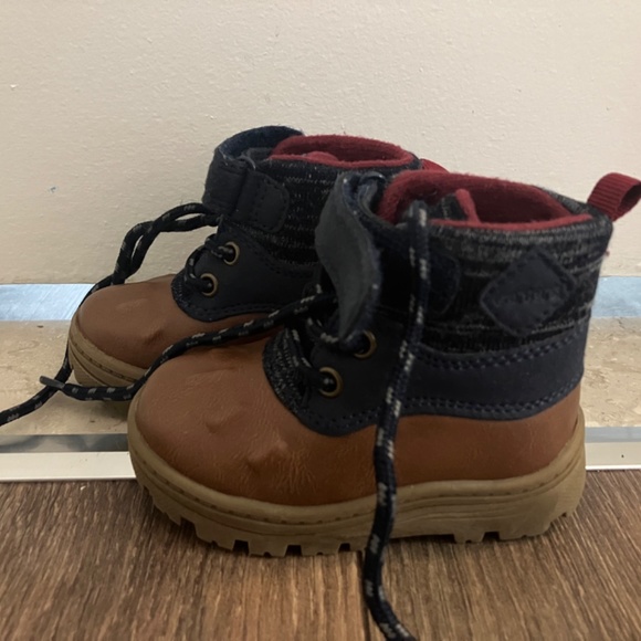 Carters waterproof baby boots size 4 - Picture 2 of 4